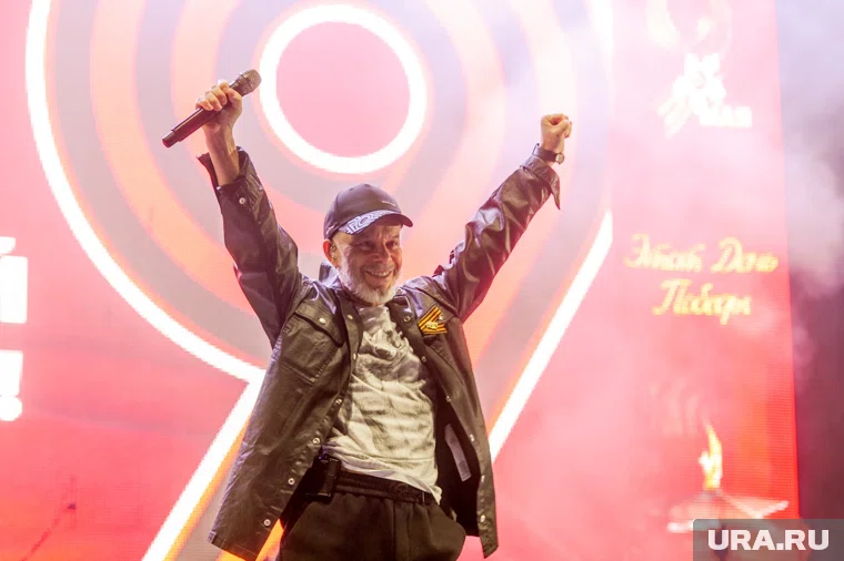 Врачи диагностировали у певца разрушение хрящевой ткани тазобедренного сустава