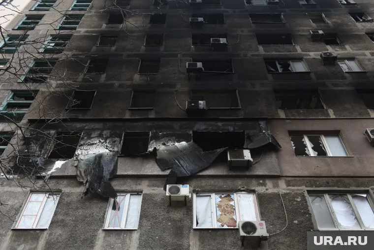 В частично разрушенный при падении военного самолета дом вернулись 137 семей