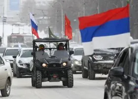 Жители Сургута устроили автопробег в честь Дня Победы
