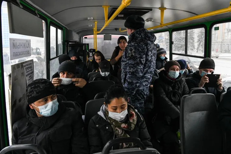 Проверка Росгвардией и МОБом соблюдения санитарных мер. Екатеринбург