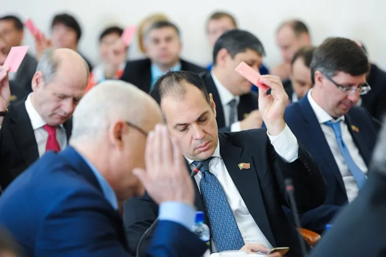 Отчет Главы Челябинска Евгения Тефтелева перед депутатами Городской думы. Челябинск, довженко дмитрий