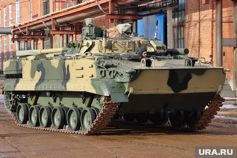 Экипаж БМП-3 уничтожил натовскую бронемашину из США