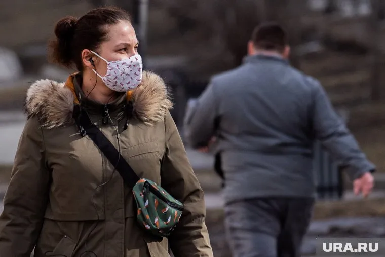 В России стали меньше фиксировать смерти от COVID-19 при «Омикроне»