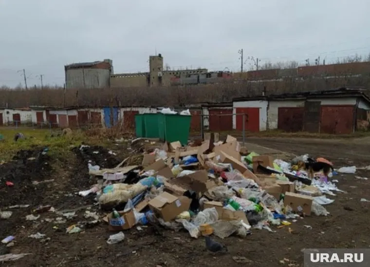 Так выглядят красноуфимские дворы после расторжения договора с МУП «Чистый город»