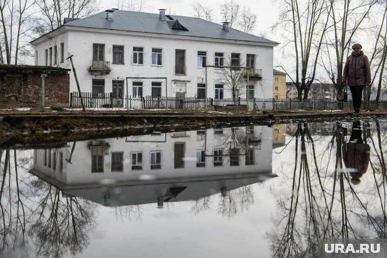 По словам ноябрян, в их дворе образовалось «собственное озеро»