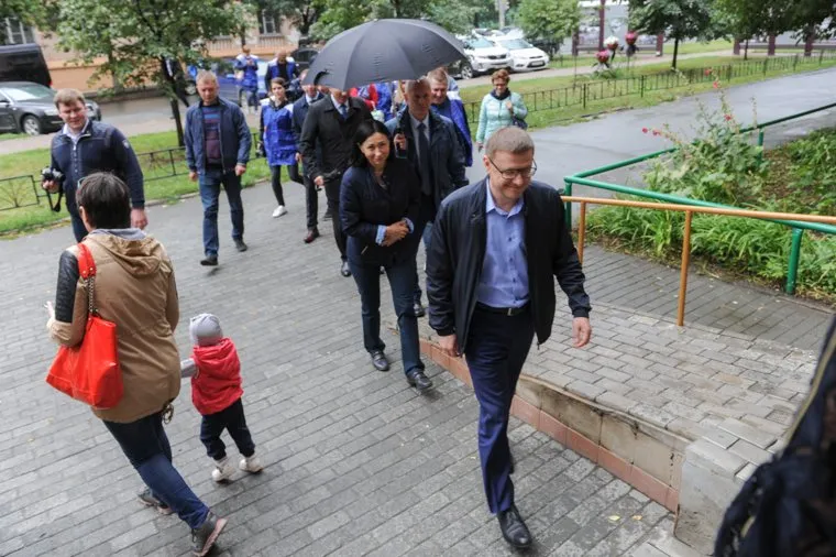 Поездка Алексея Текслера в Советский район. Челябинск