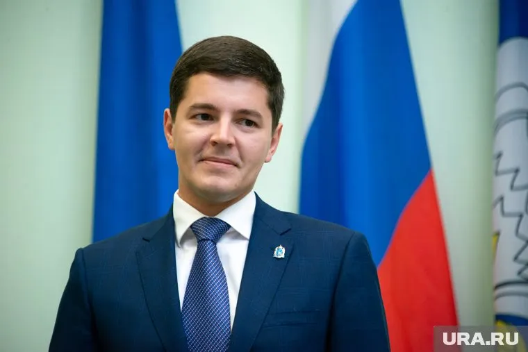 Дмитрий Артюхов в новом аэропорту встретился со старожилами и заслуженными авиаторами