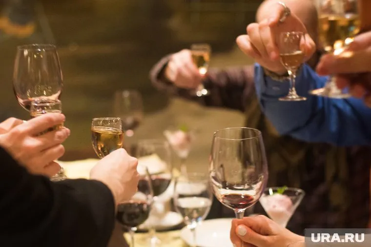 Чрезмерное употребление алкоголя приводит к необратимым последствиям для организма