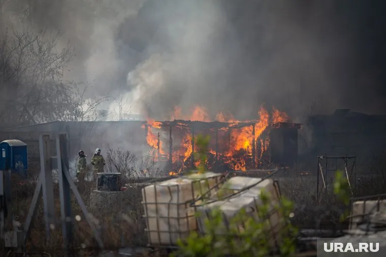 Силовики следят, чтобы каждый был обеспечен водой и едой