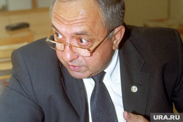 Глава РФ Владимир Путин отметил "самоотверженное служение" кардиохирурга Рената Акчурина людям