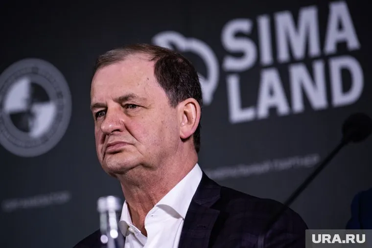 Андрей Симановский является выпускником школы №106