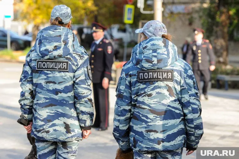 Блогер не прокомментировала приезд полицейских на «голую вечеринку»