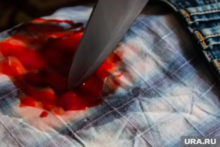 Мужчина пытался выйти из квартиры