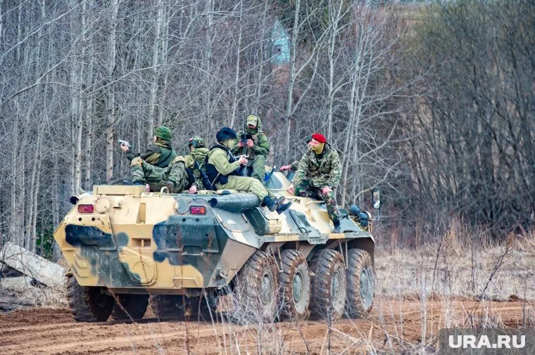 Численность российской армии очень важна для ведения современных военных конфликтов, уточнил военкор