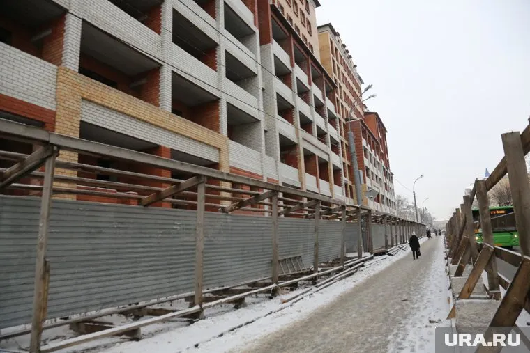 Долгострой по улице Мельникайте 65 решено не сносить