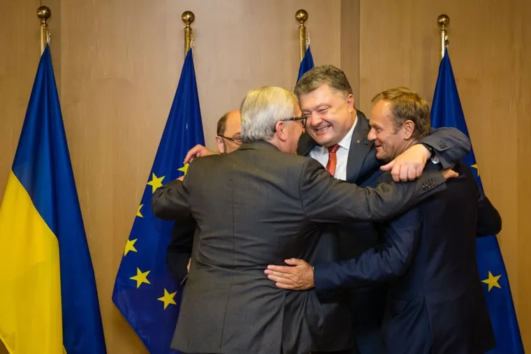 Украина. Петр Порошенко. Военные