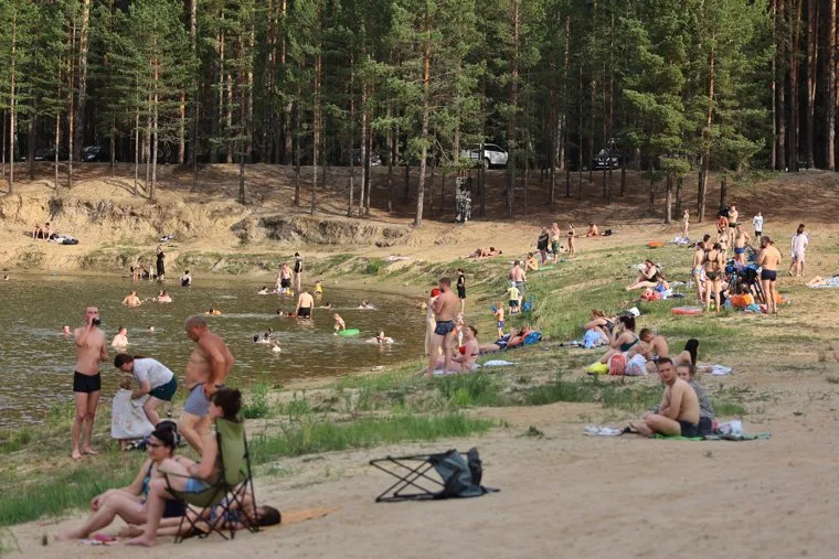 Пляж Голубые озера. Курган 