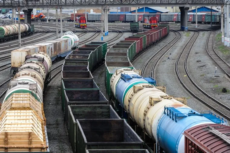 Железнодорожная станция, горка и вокзал. РЖД. Челябинск