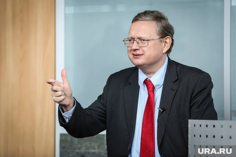 Владимира Путина будут помнить как демократа, заявил Михаил Делягин