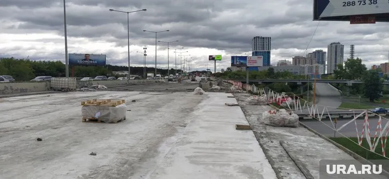 Алексей Орлов просил вице-мэра разобраться, почему СвЖД блокирует ремонтные работы на мосту