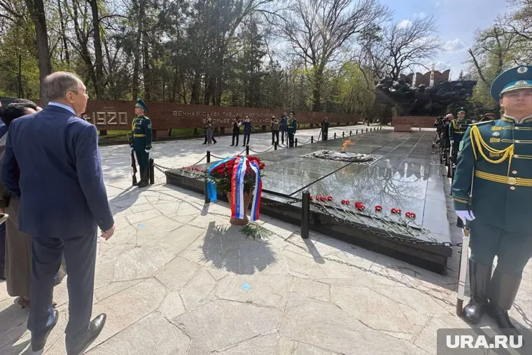 Министр прибыл в Алма-Ату на заседание министров иностранных дел