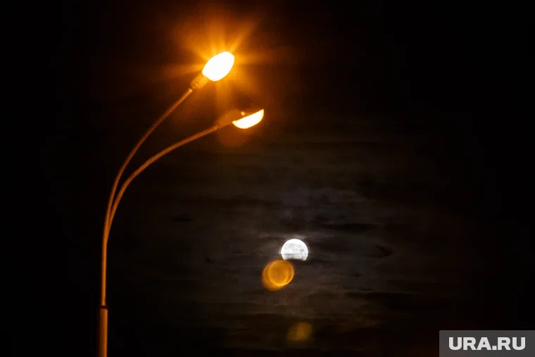 Освещение в парках будет включаться раньше (архивное фото)