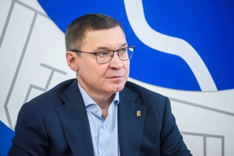 Владимир Якушев в Штабе общественной поддержки. Курган 