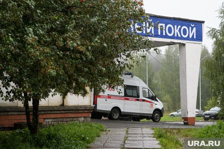 Его поразило, что больные COVID, в том числе тяжелые, вынуждены по 10-12 часов ждать в коридоре без медпомощи