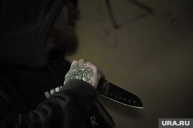 Тетя убитой девушки возмущена, родственники убившего веселятся и ведут праздный образ жизни