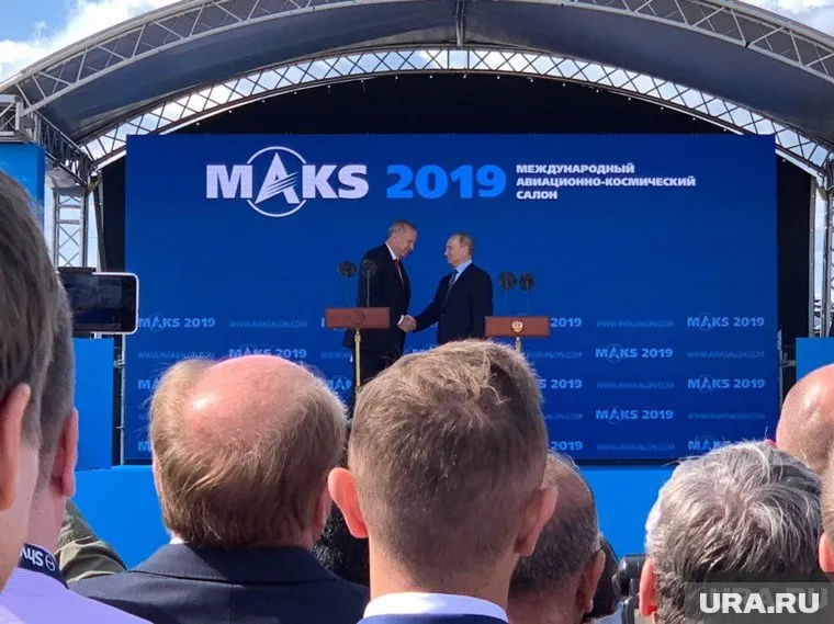 Владимир Путин и президент Турции Эрдоган встретились на выставке МАКС-2019
