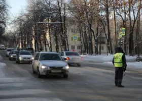 После введения новых ПДД в Екатеринбурге резко подорожали светоотражающие жилеты