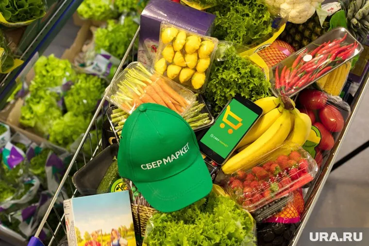 С помощью сервиса можно заказать продукты из разных магазинов города