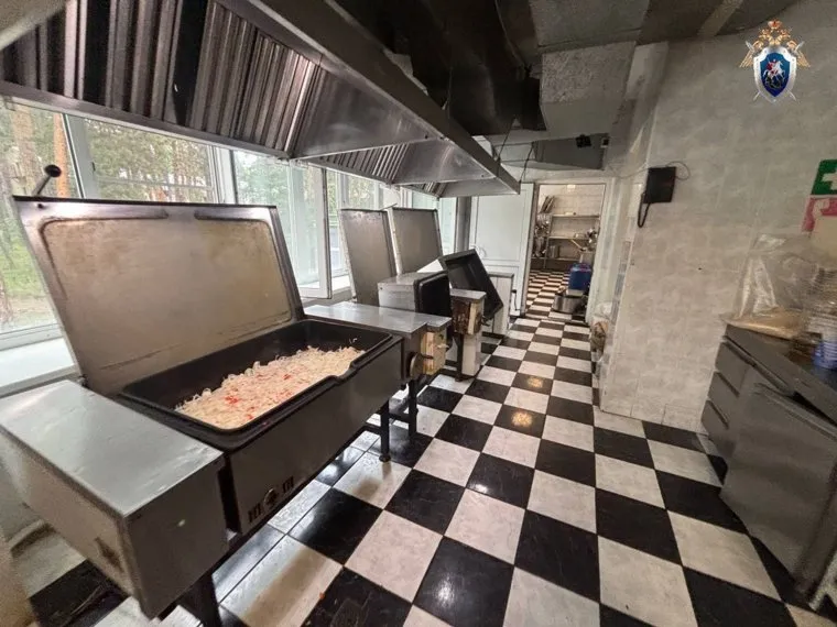 Пищеблок лагеря обследуют на предмет наличия возбудителей инфекций