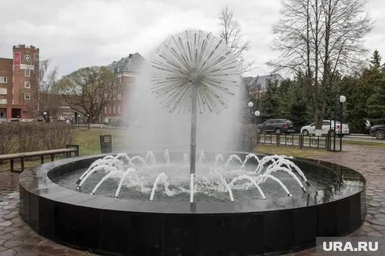 Работу фонтана приостанавливали на зимний период