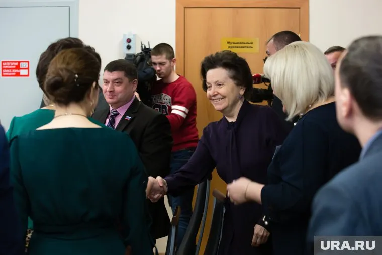 Всего в Венгрию улетело порядка 20 югорских чиновников, депутатов и градоначальников