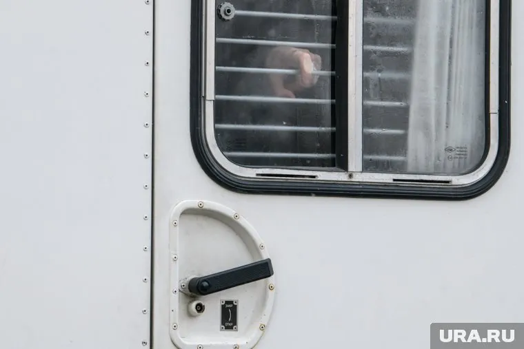 Адвокат Алексея Шипилова заявил, что постоянные конвоирование политика из ХМАО в Тюмень и обратно — это внесудебное наказание, сравнимое с пыткой