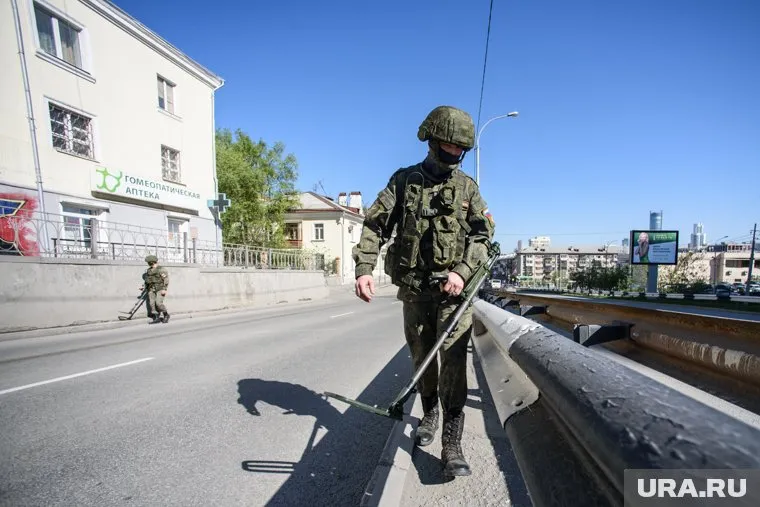 Прибывшие саперы не нашли в зданиях взрывных устройств