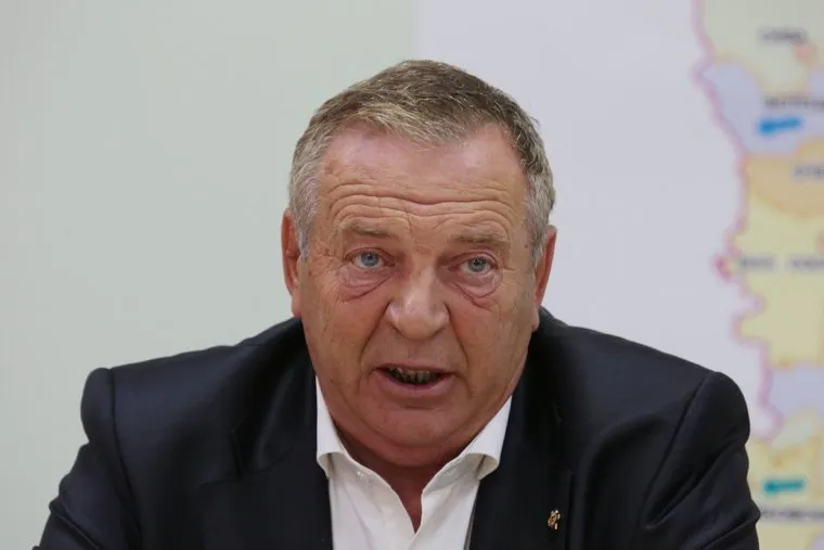 Кандидат в губернаторы Пермского края Александр Репин на пресс-конференции. Пермь