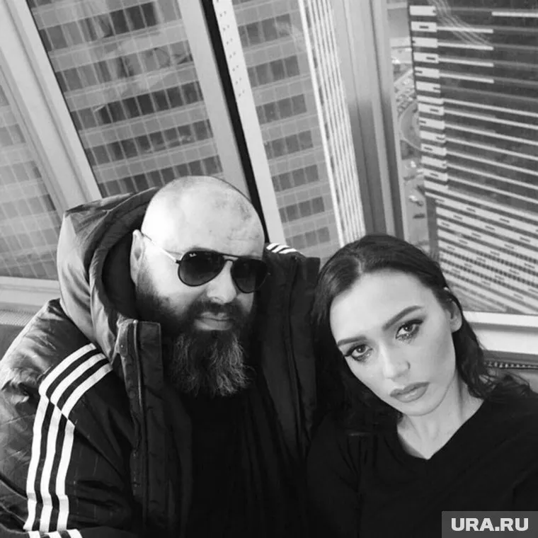 Певица посвятила трек своей карьере в группе