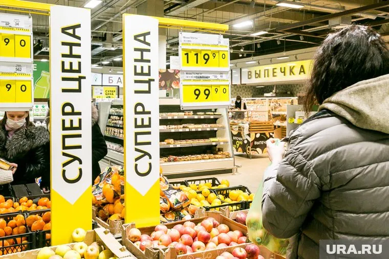 В России подорожали яблоки, но подешевели курица и яйцо