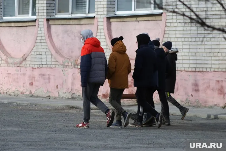 Среди курганских подростков не обнаружилось сторонников экстремистского движения АУЕ (запрещено в России)