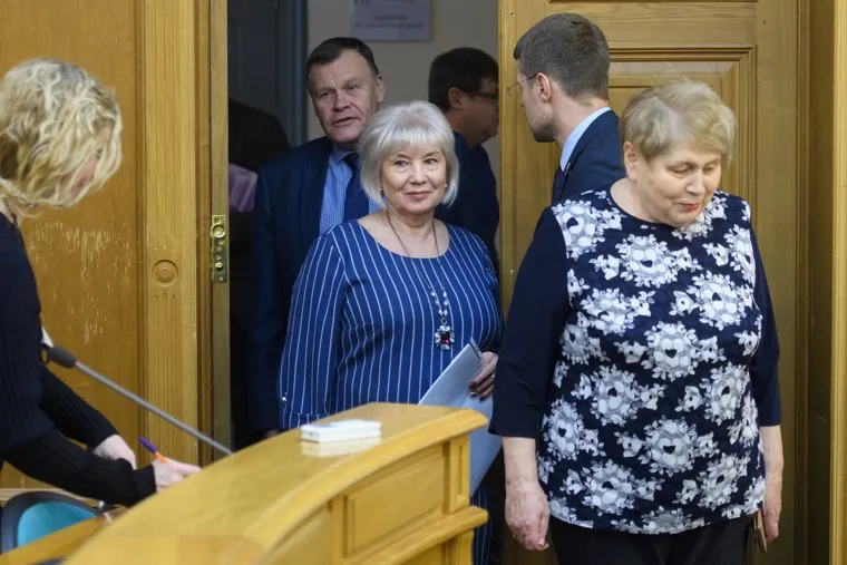 Внеочередная консультация депутатов ЕГД по вопросу повышения заработной платы мэру города и его заместителям. Екатеринбург