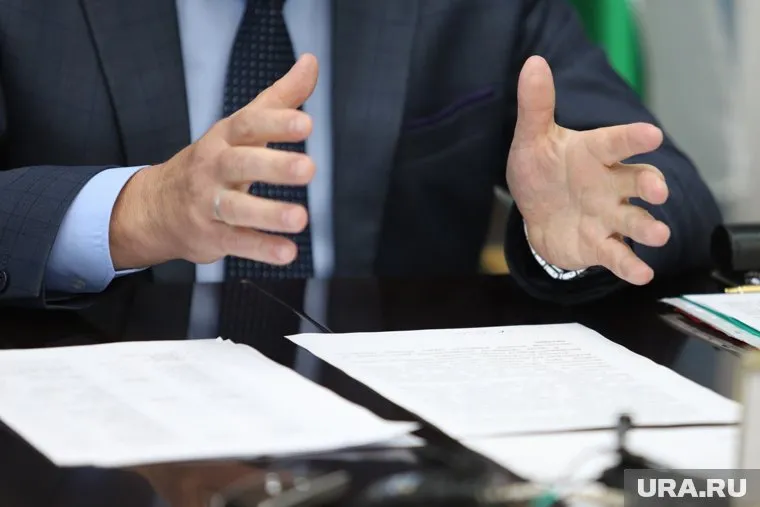 По словам Садового, он пойдет служить в украинскую армию вместе с детьми