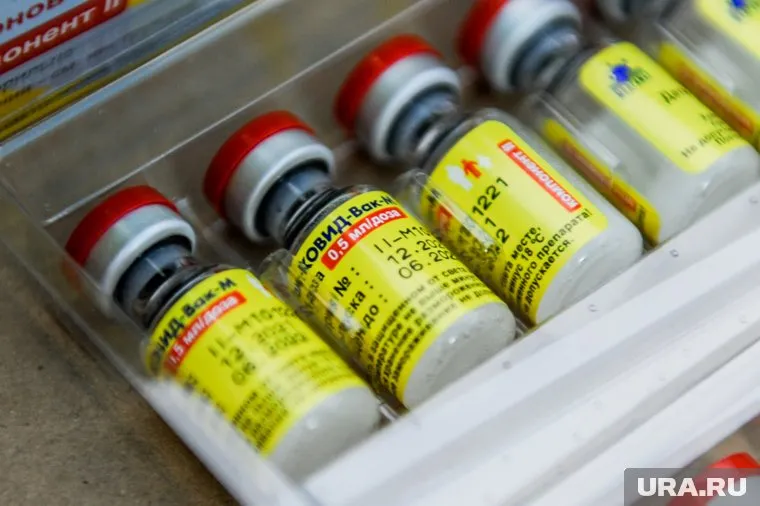 Курганским медикам прислали вакцину для подростков