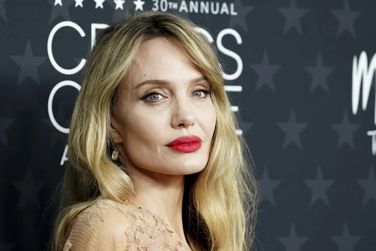 Охранника Джоли заставили пройти медкомиссию