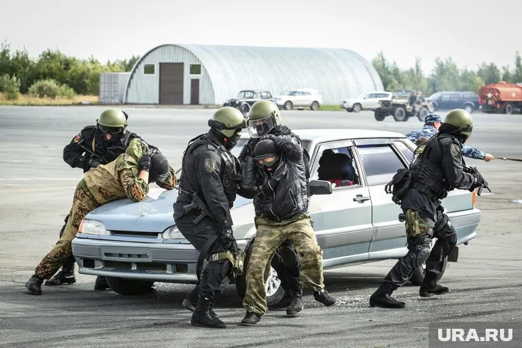 Росгвардия и МВД пришли в хлебозавод по просьбе мэрии Сургута