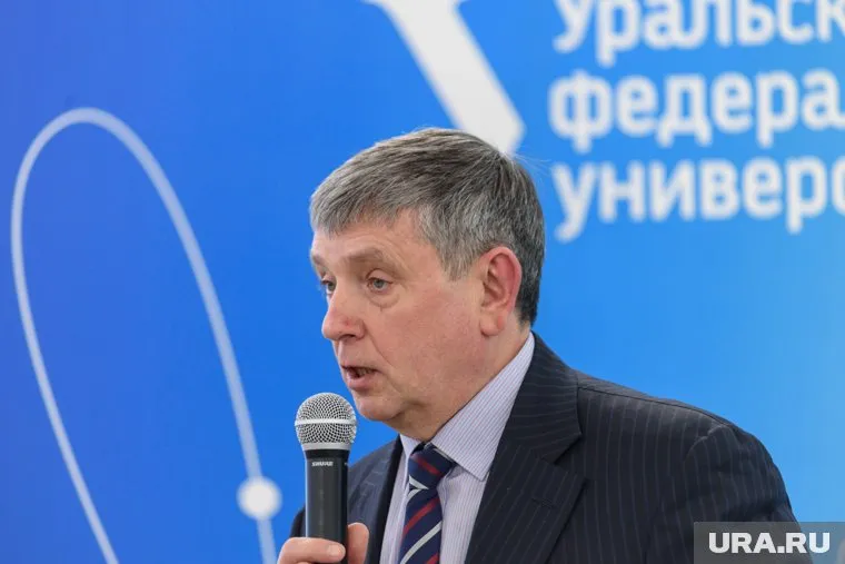 Виктор Кокшаров сейчас находится в статусе и.о. ректора