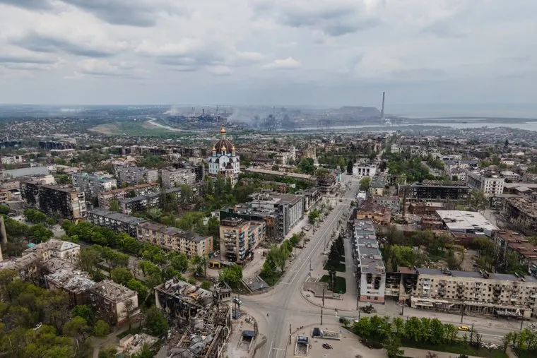Мариуполь в период разбора завалов и осады завода Азовсталь. ДНР/Украина