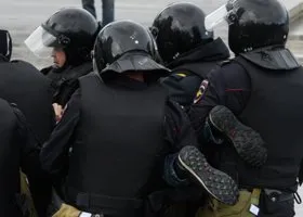 Главреда уральского СМИ, задержанного после работы на митинге, признали виновным