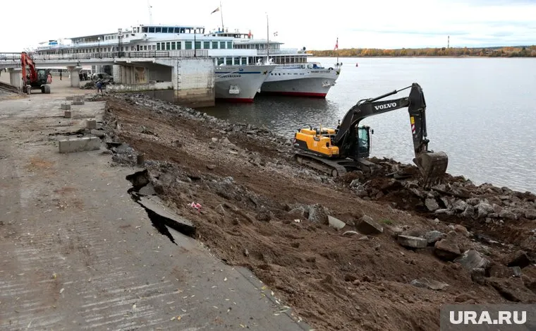 Житель ХМАО разобрал причал "Сургутнефтегаза" и попал под суд